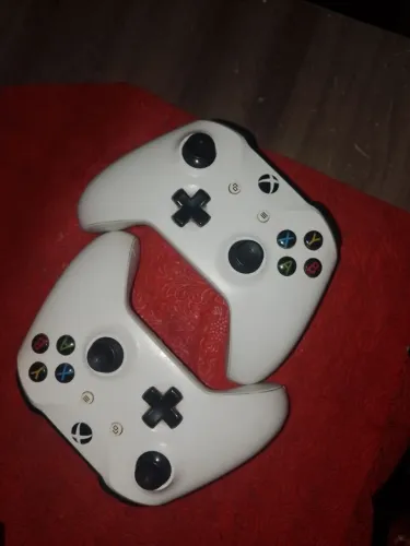 Vende-se controles originais Xbox one s (mal funcionamento)