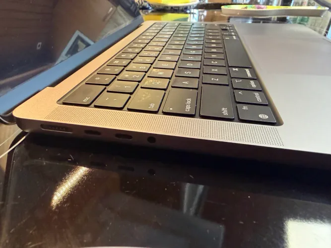 MacBook Pro 14? M1 Pro 16 GB 512 GB - Estado impecável
