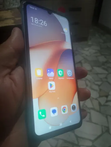 Celular xaomi redimi C13 128 gigas de memória tela grande de 6.2 polegadas 