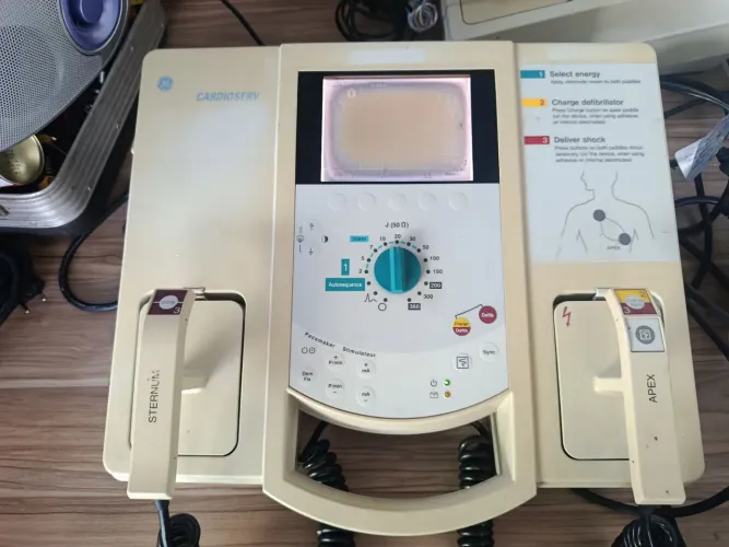 CARDIOVERSO G & CARDIO SERV