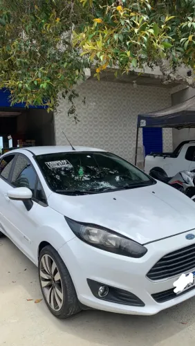 Ford Fiesta 1.5 16V Flex Mec. 5P 2015
