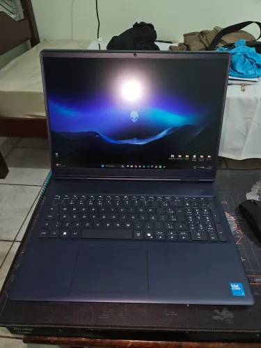 Notebook Aurora 16 (Core 5 210h 4050 6GB 8GB Ram)