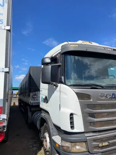 SCANIA G420 EMGATADO BI TREM