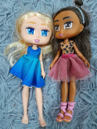 Bonecas Boxy Girls NOMI e JAY 