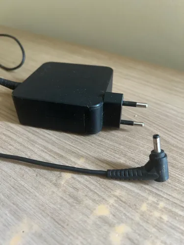Carregador para notebook Lenovo