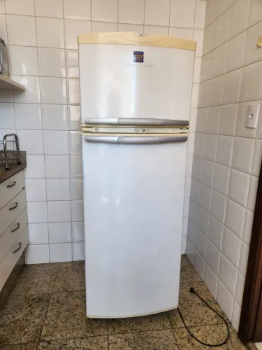 Geladeira Brastemp 360L