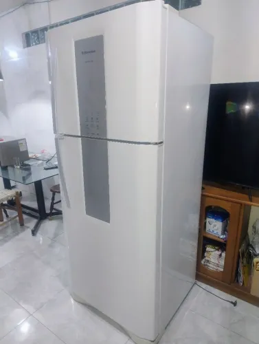 geladeira dúplex Electrolux Frost Free em estado de nova posso entregar