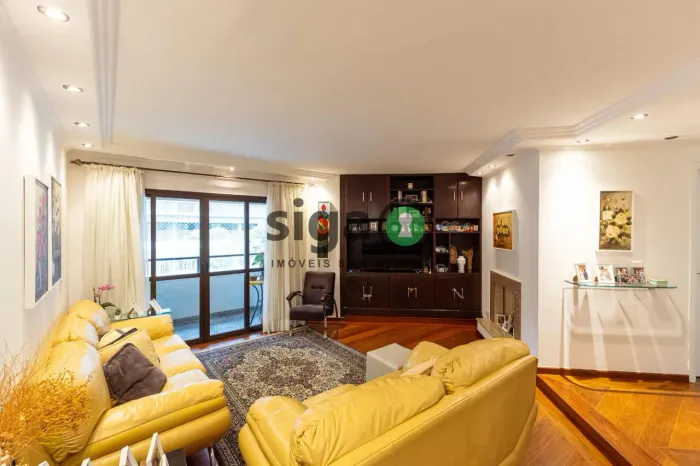 Apartamento na Vila Nova Conceição de 4 Quartos com 2 Vagas - 161m² à Venda.