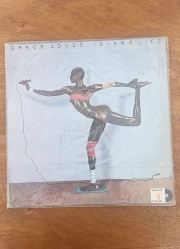 Vendo vinil Grace Jones, "Island".