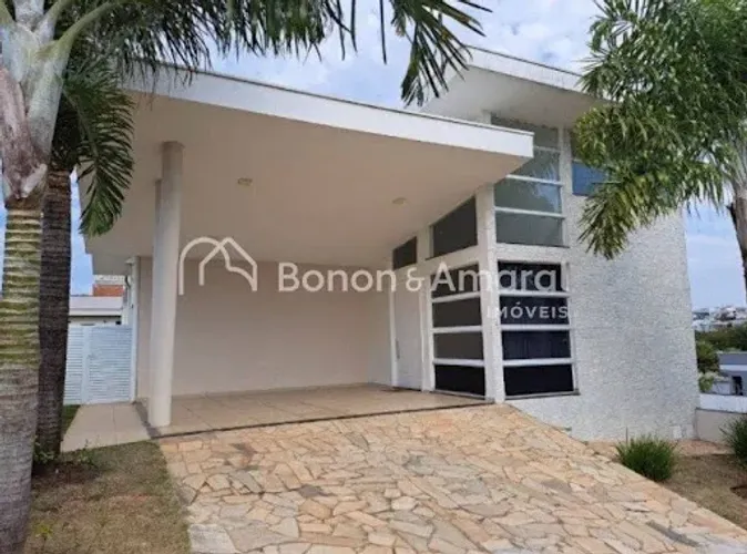 Casa Térrea Sofisticada com 3 Suítes e Excelente Espaço