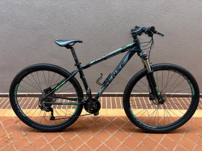 Bicicleta Sense Rock Evo Aro 29 - Freio Hidráulico e Shimano