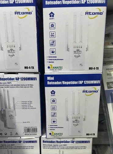 Repetidor e roteador Wi-Fi com antenas