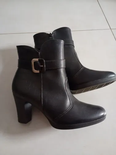 Bota feminina couro número 38