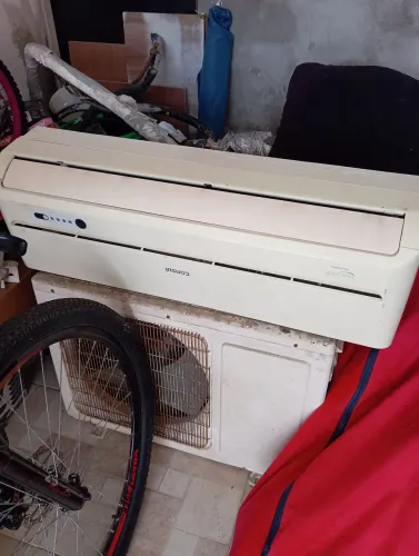 2 AR-CONDICIONADOS FUNCIONANDO