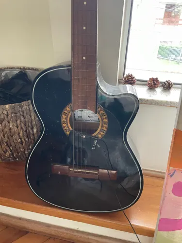 Violão Preto