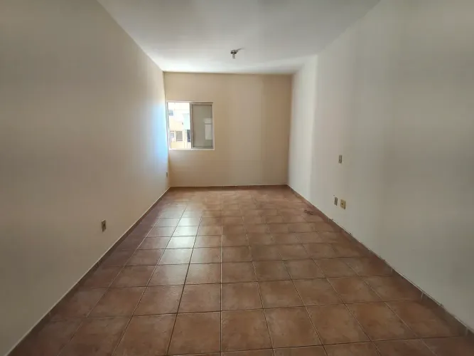 Vendo Kitnetão com garagem-Centro