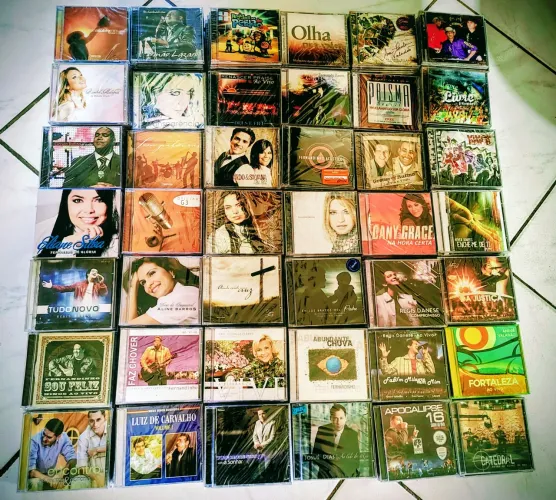 CDs evangélicos, 5 de cada. 210 CDs 