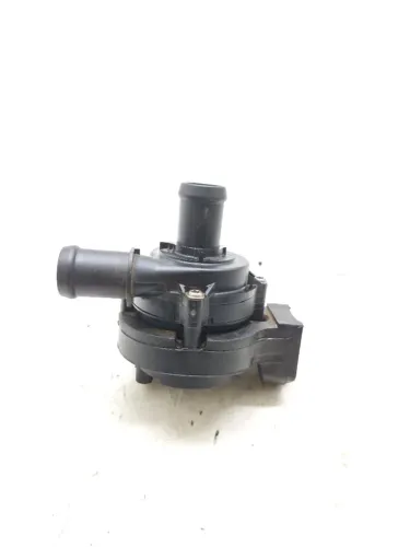 Bomba agua auxiliar Vw Jetta Gli 2.0 2020 2021 5q0965567b
