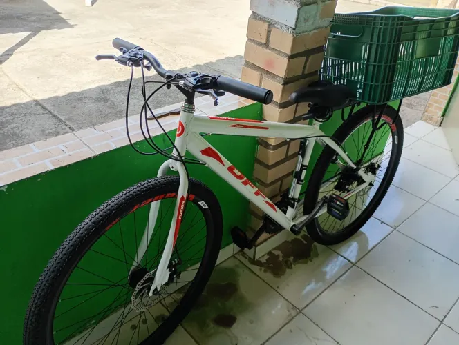 Bicicleta aro 29 semi nova 