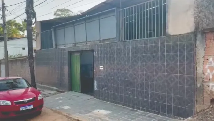 VENDO IMOVEL GRANDE, PARCELAMOS O PAGAMENTO DIRETO COM PROPRIETÁRIO (ACEITO TROCA)