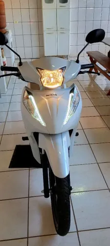 Biz 125  EX Flex branco perolizado 