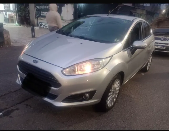 Ford Fiesta Titanium 1.6 16V Flex Mec. 2015