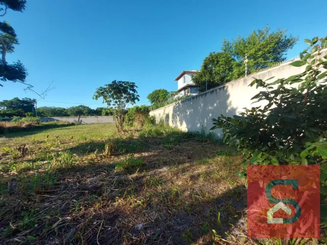 Excelente terreno ao som do mar, poucos passos da areia da praia 1000m2 em Caravelas do Po