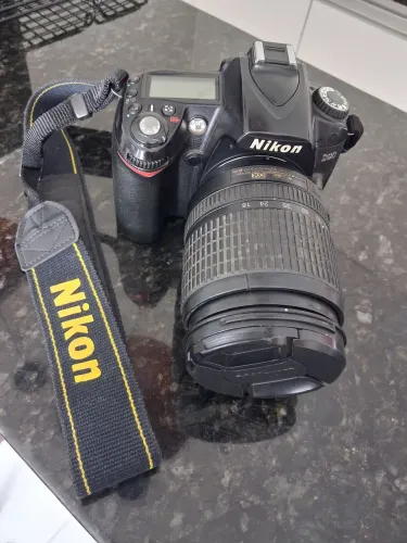 Nikon D90 + Lente 18-105mm VR - Kit Completo para Iniciantes
