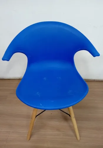 Cadeira Charles Eames New Wood Design Azul Escuro