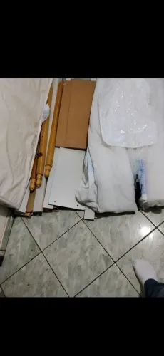 Vendo berço completo berço colchão mosqueteiro lençol valor 135.00 tratar 45.9.9838.9922