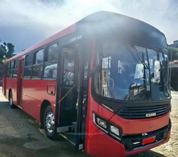 Onibus urbano ano e mod 2015 Mercedes 