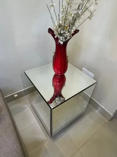 Vendo mesinha de vidro espelhada 