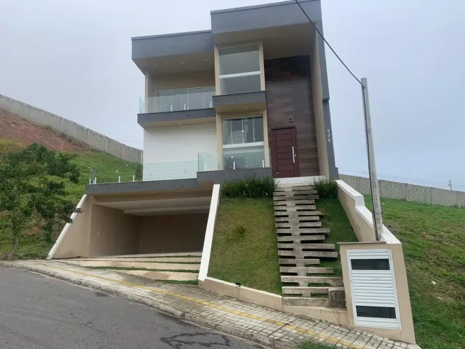 Triplex de Alto Padrão | 230 m² | Reserva do Vale I