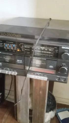 System Sony Vintage Toca-Discos, Toca-Fitas e Rádio (Modelo MK2500)