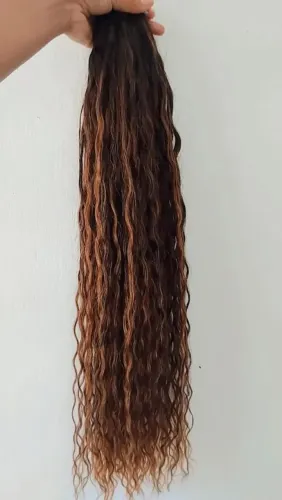 Vende-se cabelo levemente cacheado morena iluminada 60cm 335gm