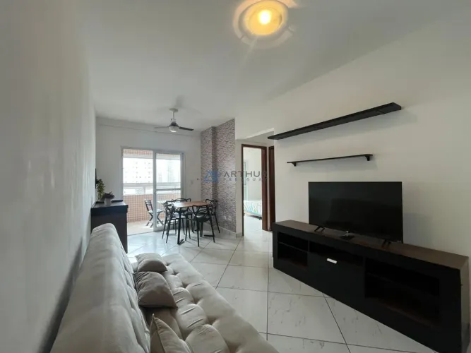 Apartamento à venda em Praia Grande com 2 quartos, 1 banheiro, 1 vaga e 57m²