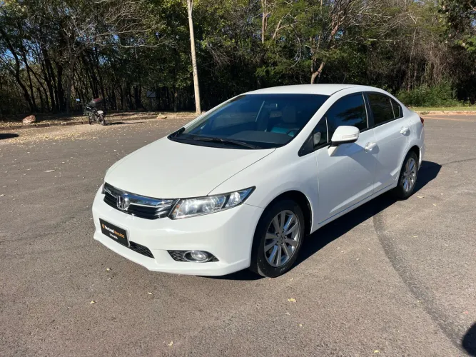 Honda Civic Sedan LXR 2.0 Flexone 16V Aut. 4P 2014