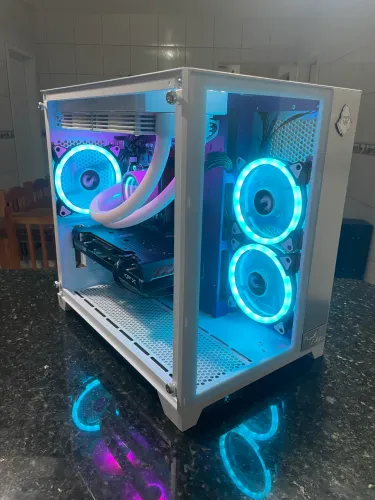 PC GAMER i7 + RX 6650 XT