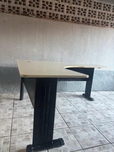 Mesa escritório em L