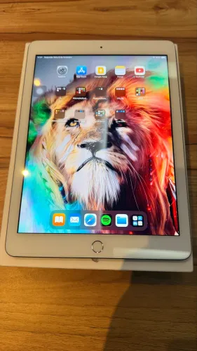 iPad 6ª Geração 32GB Wi-Fi Prateado (Silver)
