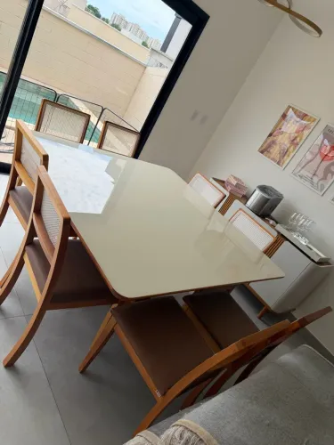 Mesa + cadeiras 8 lugares