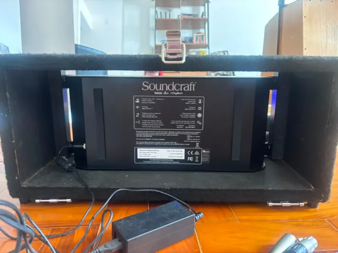 Mesa de som digital Soundcraft ui 16 Mixer com Wifi