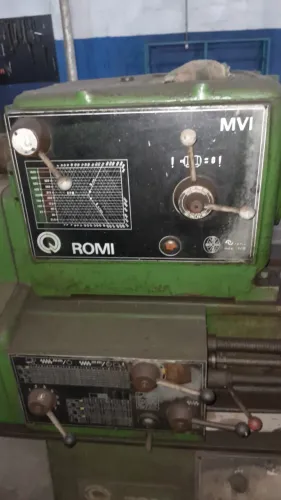 Torno mecânico Romi 