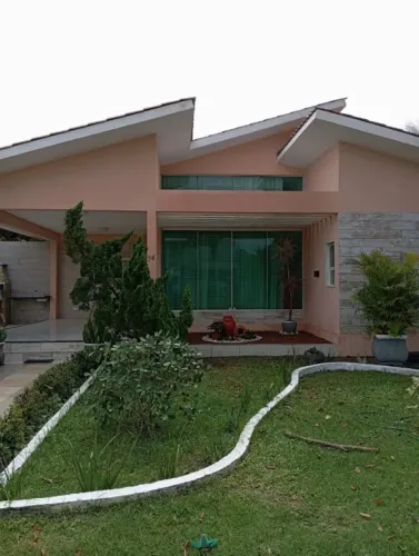 Casa em condomínio em Aldeia para alugar ou vender