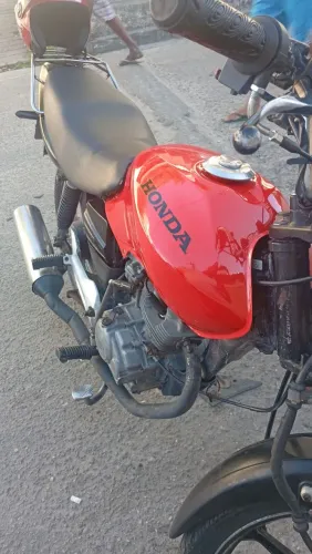 Honda 2006 125cc só transferir r$ 700 vem que tá barato toda revisada penel novos só anda