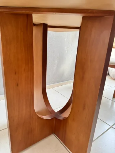 Mesa madeira maciça laqueada 