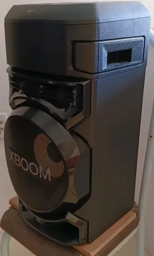 VENDO CAIXA DE SOM XBOOM EM PERFEITO ESTADO DE CONSERVAÇÃO
