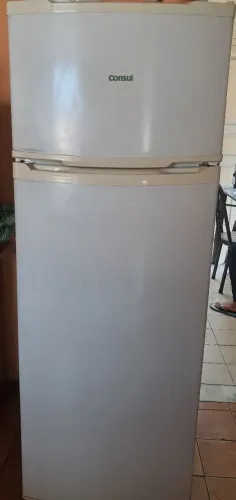 Geladeira consul com defeito no motor