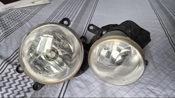 FAROL DE MILHA COROLLA E YARIS
