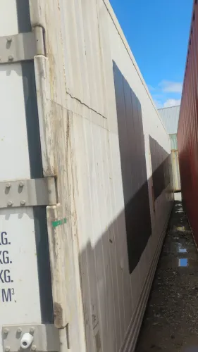 Containers Reefers sem piso e sem maquinário